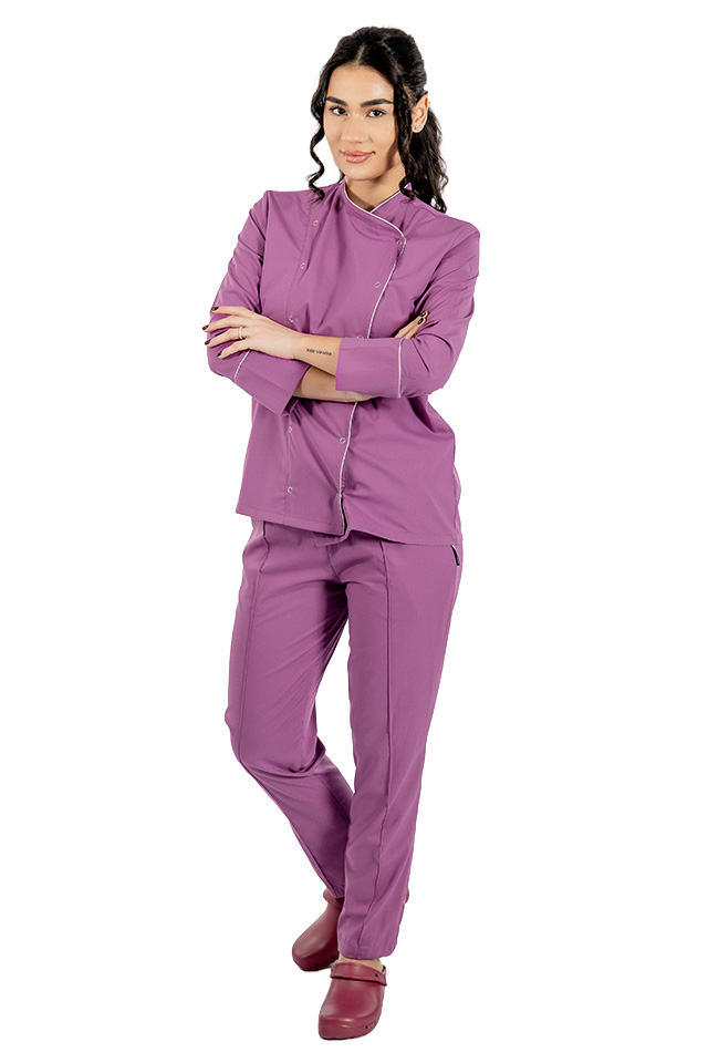 Uniforma bucatar dama magenta stretch tip tunica cu capse si pantaloni cu snur si elastic in talie
