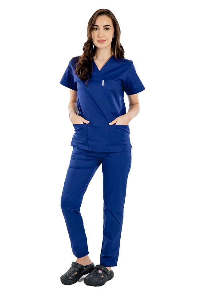 Uniforma de lucru dama albastru, bluza cu anchior in V, trei buzunare si pantaloni cu elastic