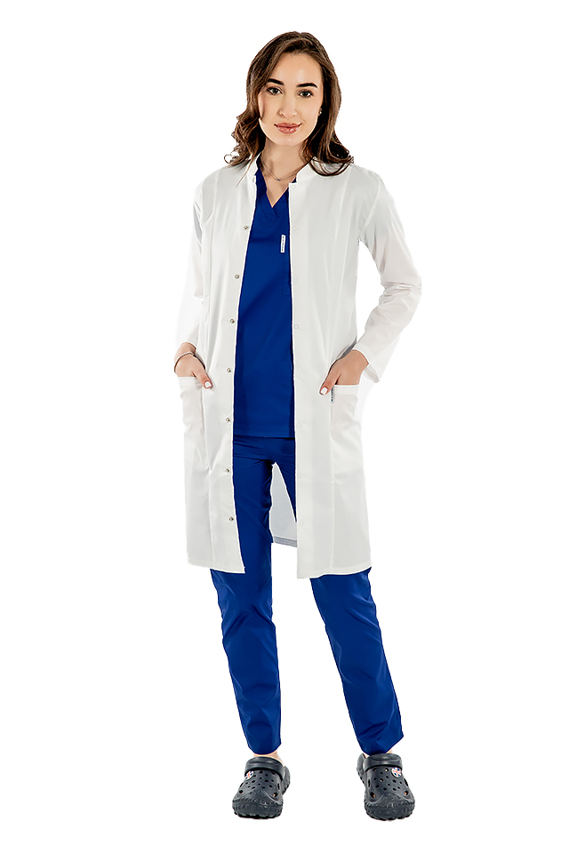 Halat pentru laborator alb, unisex, cu guler tip tunica si trei buzunare si maneca lunga