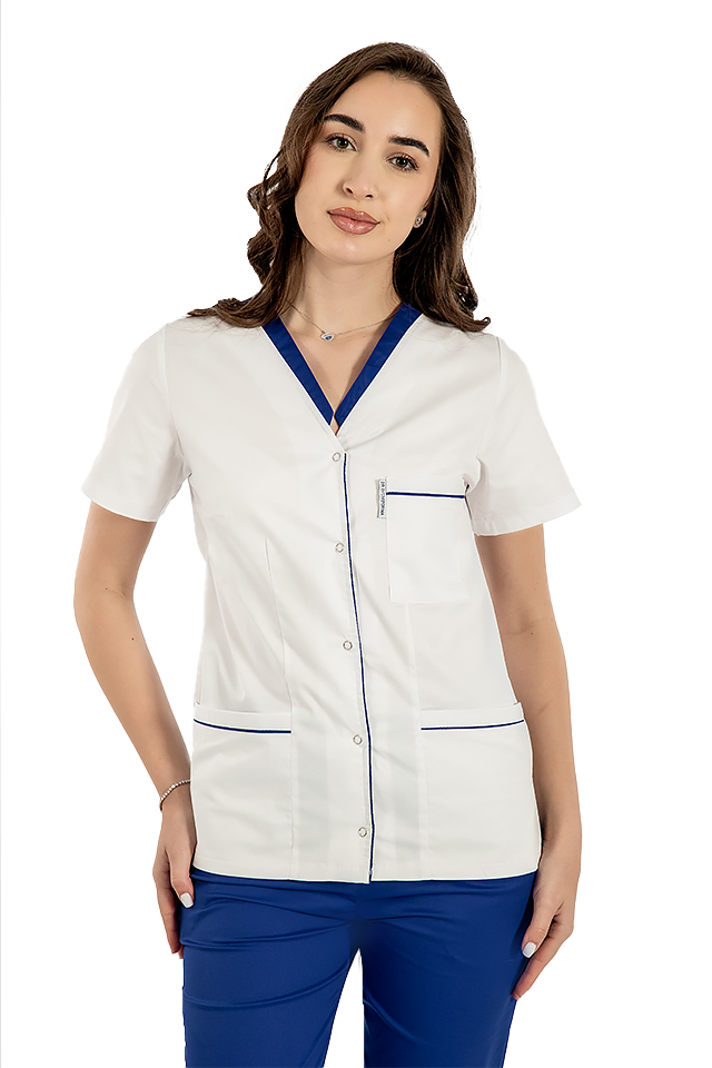 Halat de lucru alb cu paspol albastru, capse si trei buzunare aplicate