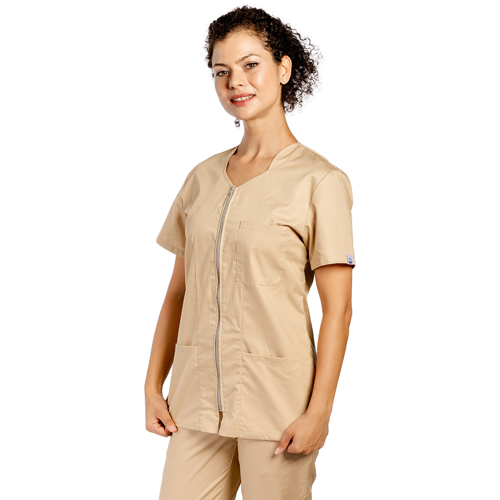 Uniforma de lucru crem cu bluza cu fermoar cambrata, trei buzunare aplicate si pantaloni crem cu elastic