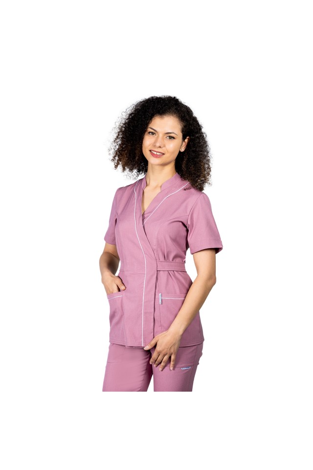 Halat profesional pentru estetica, kimono, cu elastan roz pudrat cu doua buzunare aplicate si guler tip tunica